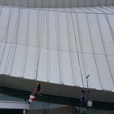 專(zhuān)業(yè)高效，守護(hù)城市“顏面”——長(zhǎng)春大樓幕墻清洗施工服務(wù)全解析
